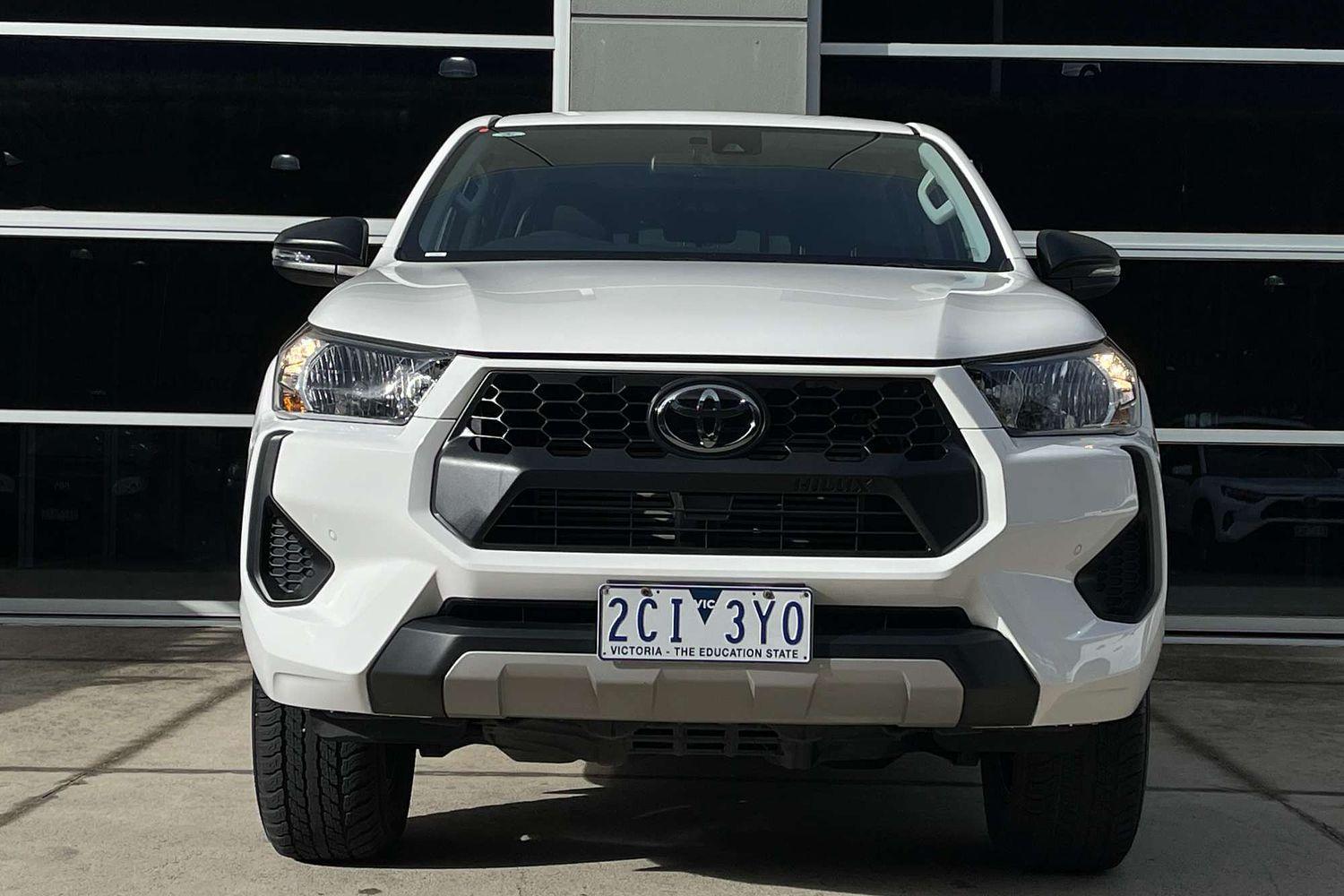 2025 Toyota Hilux SR in White