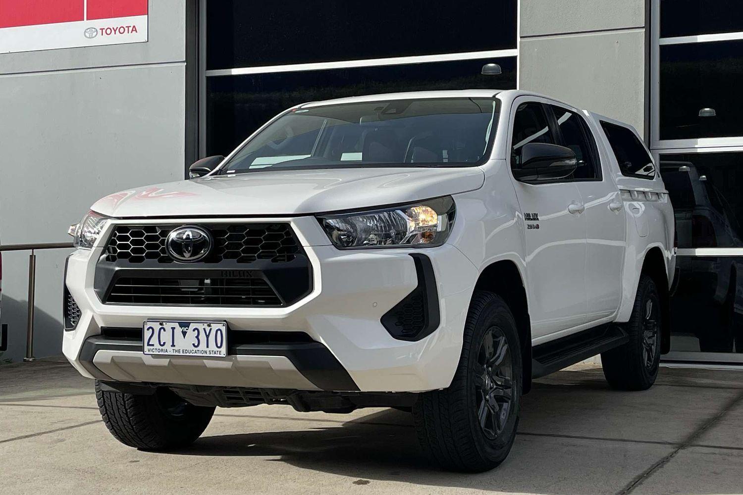 2025 Toyota Hilux SR in White
