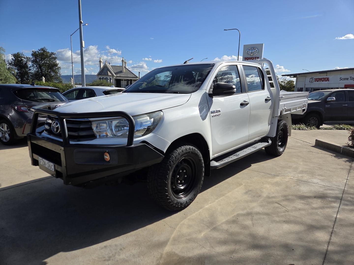 2017 Toyota Hilux SR in White