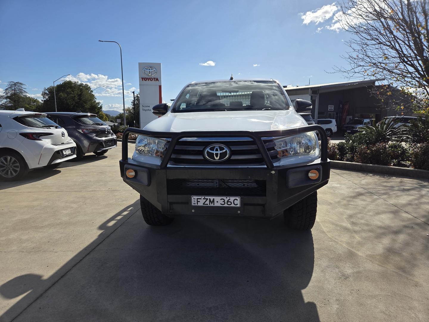 2017 Toyota Hilux SR in White