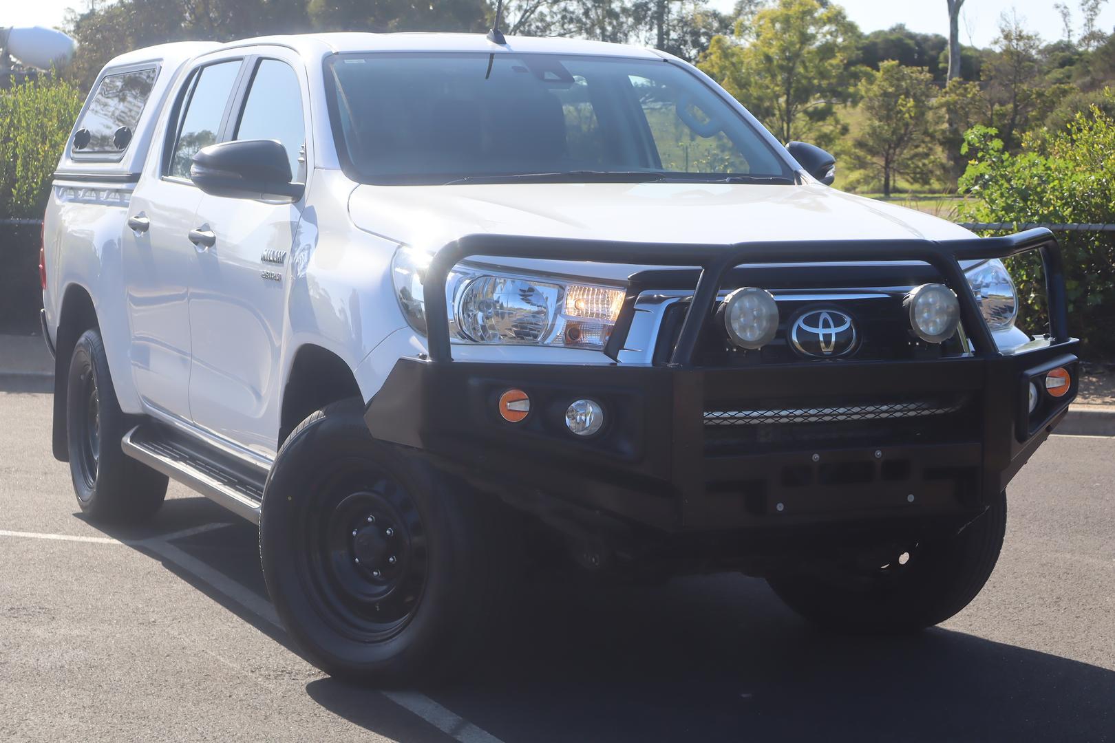 2020 Toyota Hilux SR in White