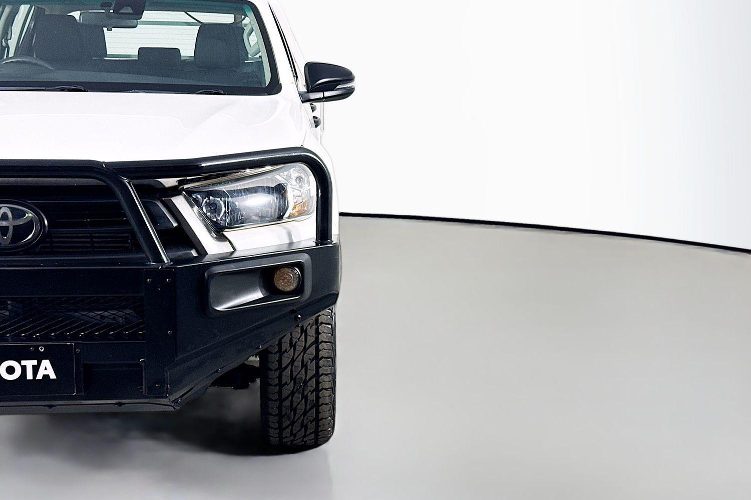 2022 Toyota Hilux SR in White