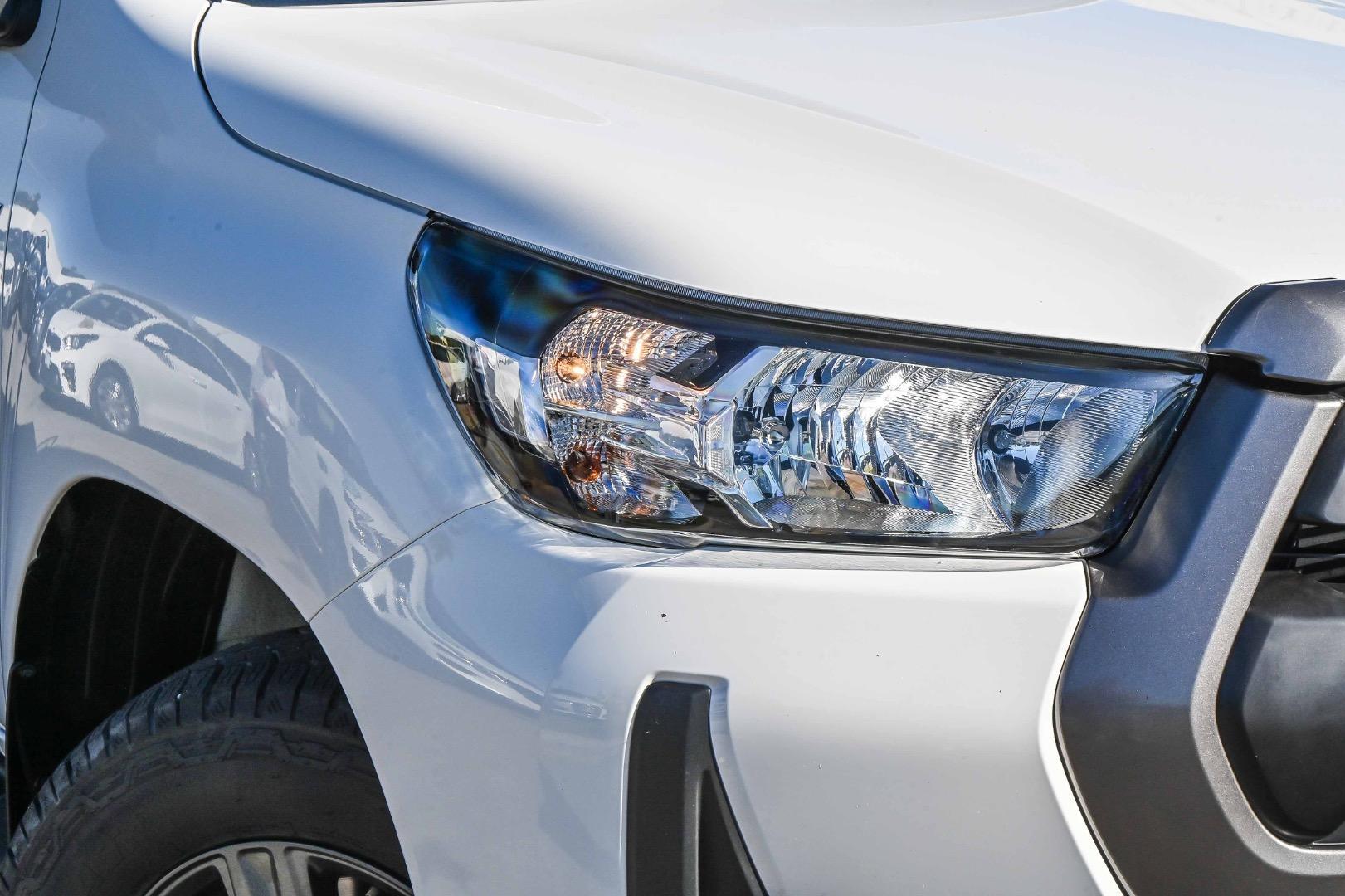 2023 Toyota Hilux SR in White
