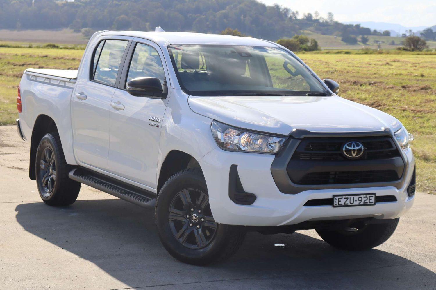2023 Toyota Hilux SR in White