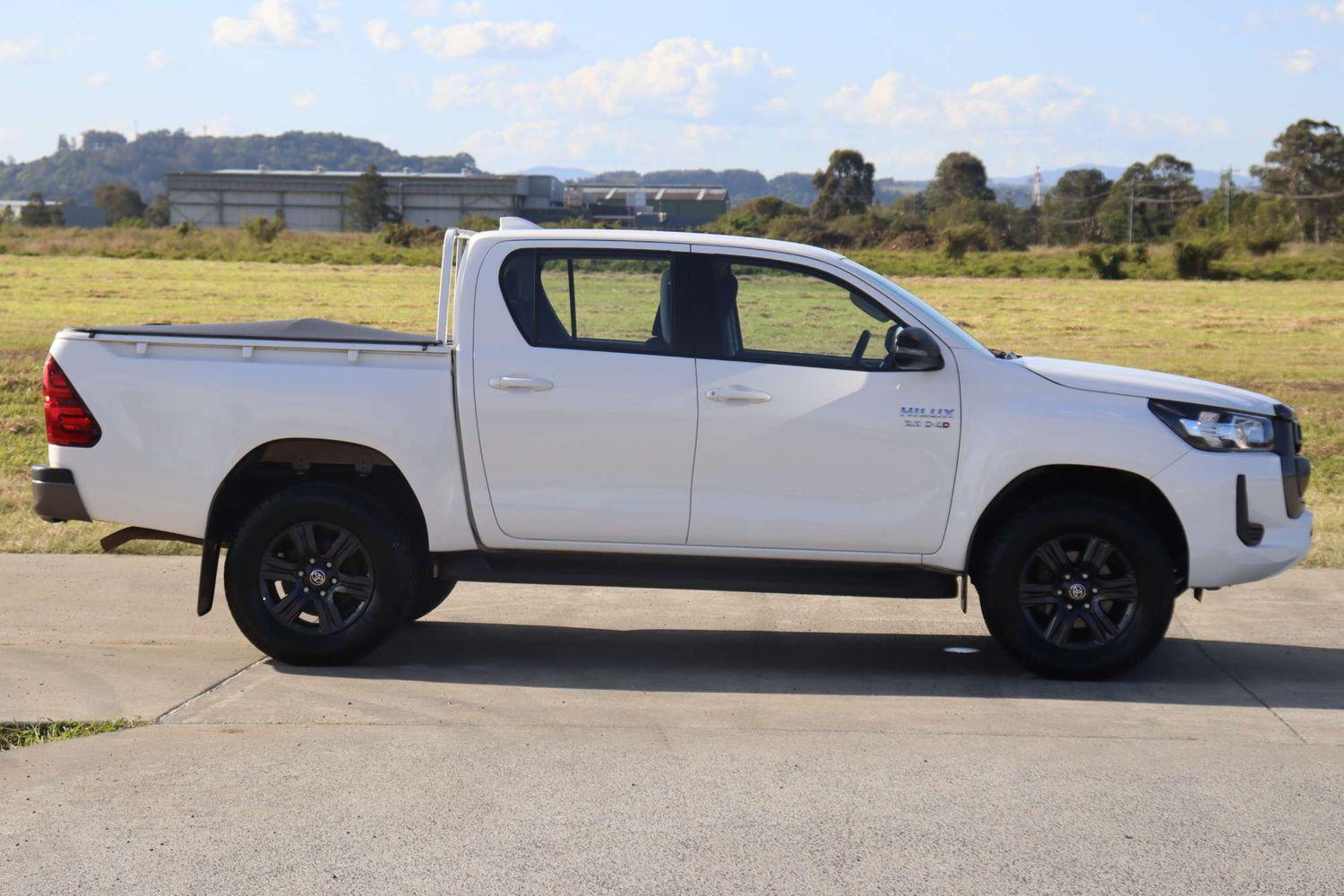 2023 Toyota Hilux SR in White