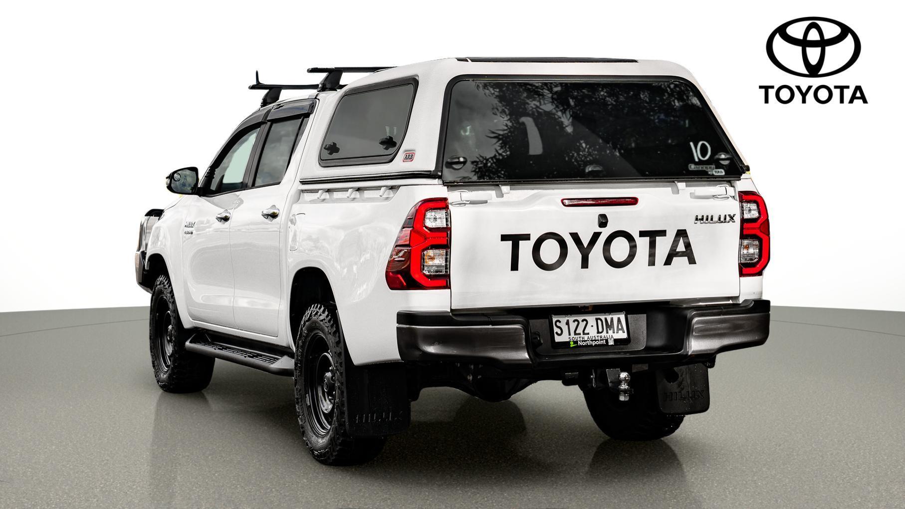 2016 Toyota Hilux SR in White