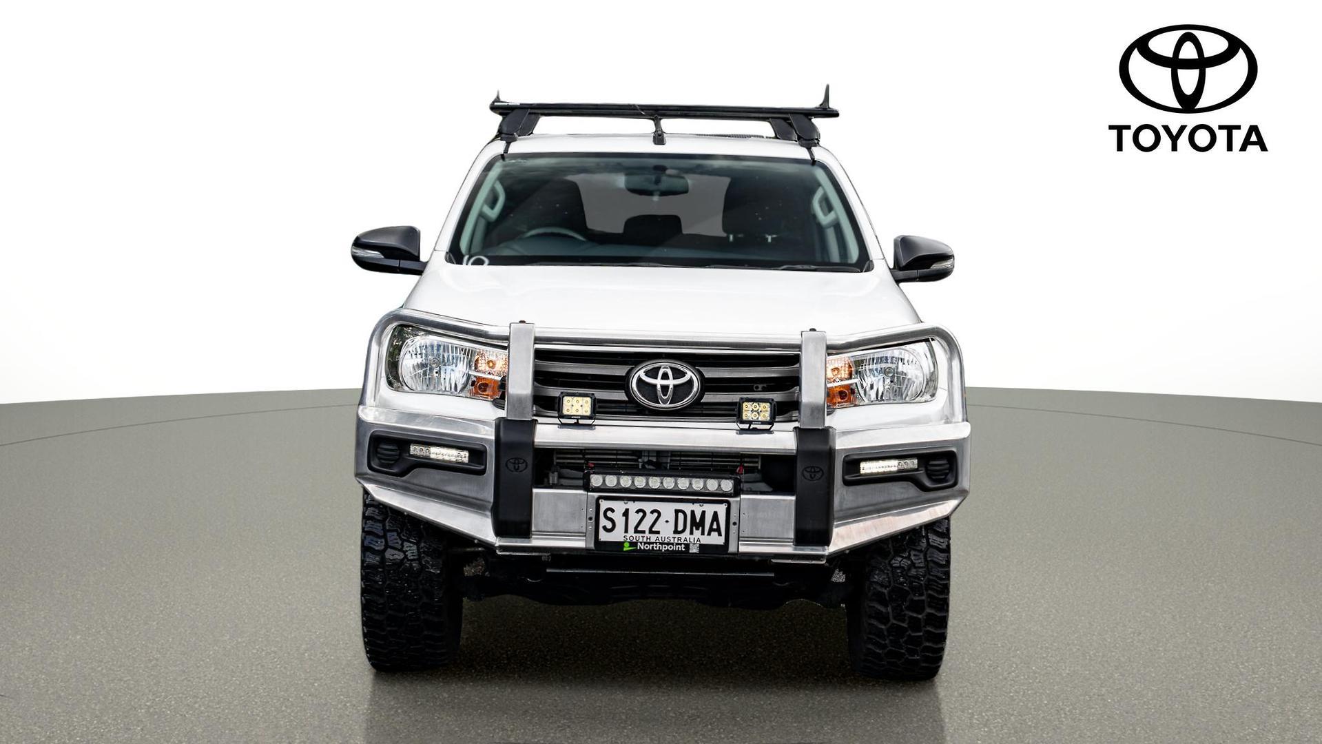 2016 Toyota Hilux SR in White