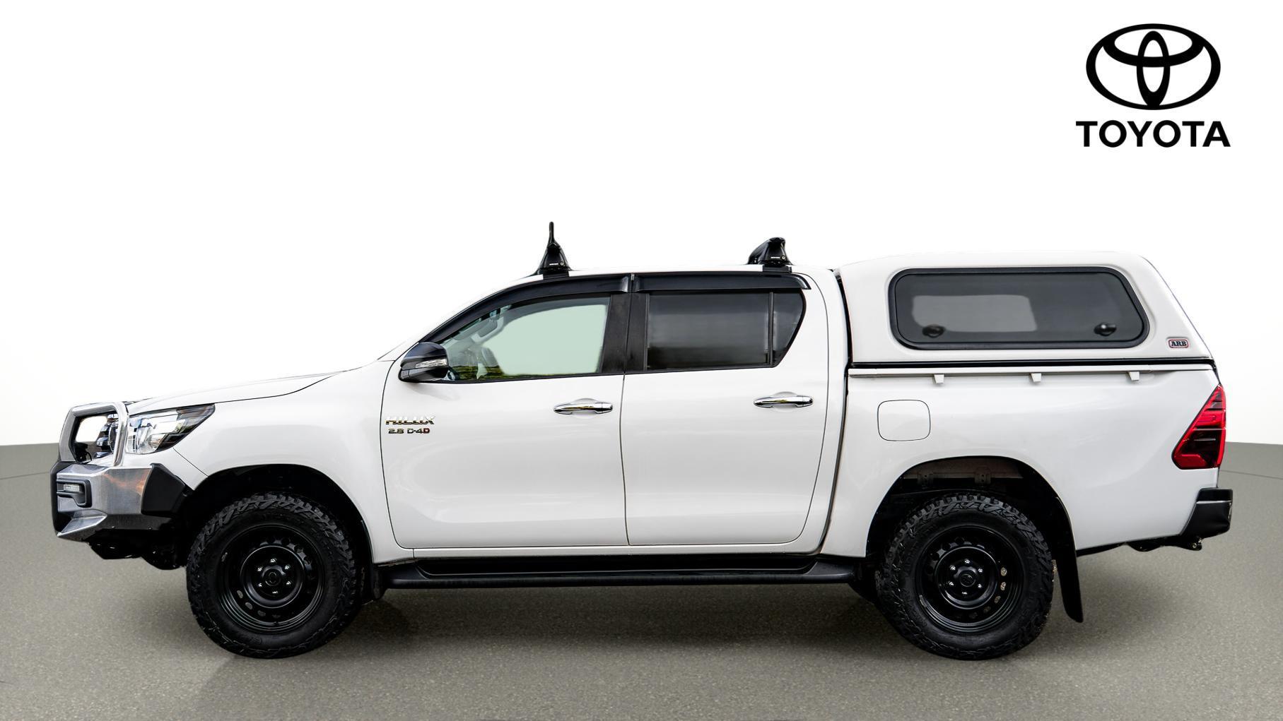 2016 Toyota Hilux SR in White