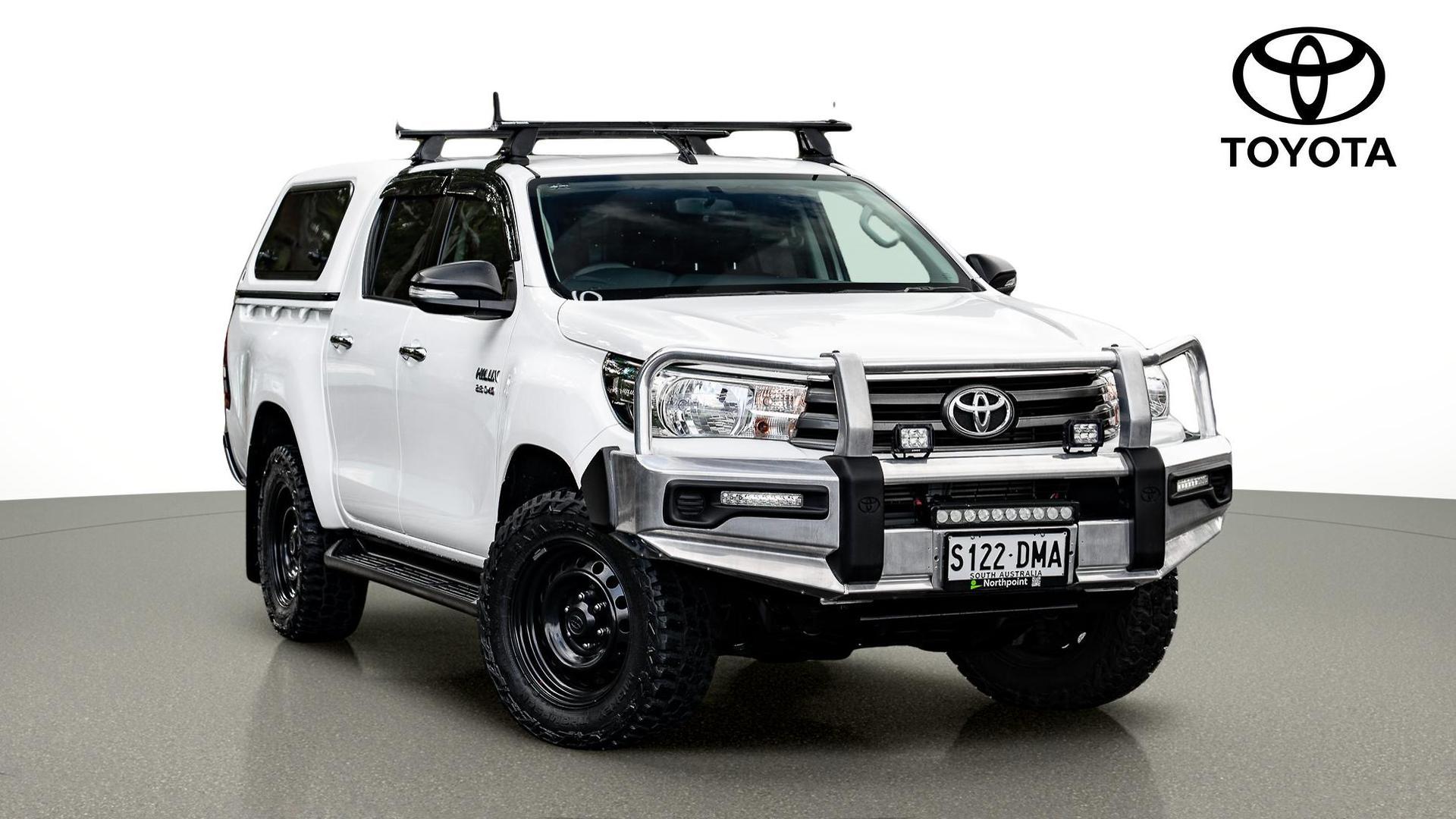 2016 Toyota Hilux SR in White