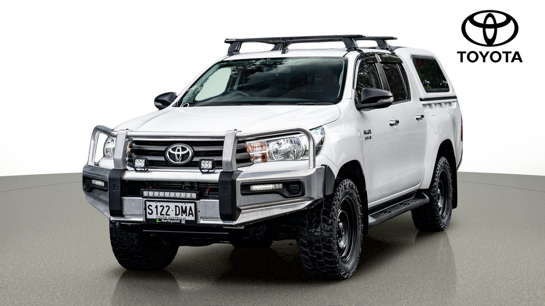 2016 Toyota Hilux SR in White