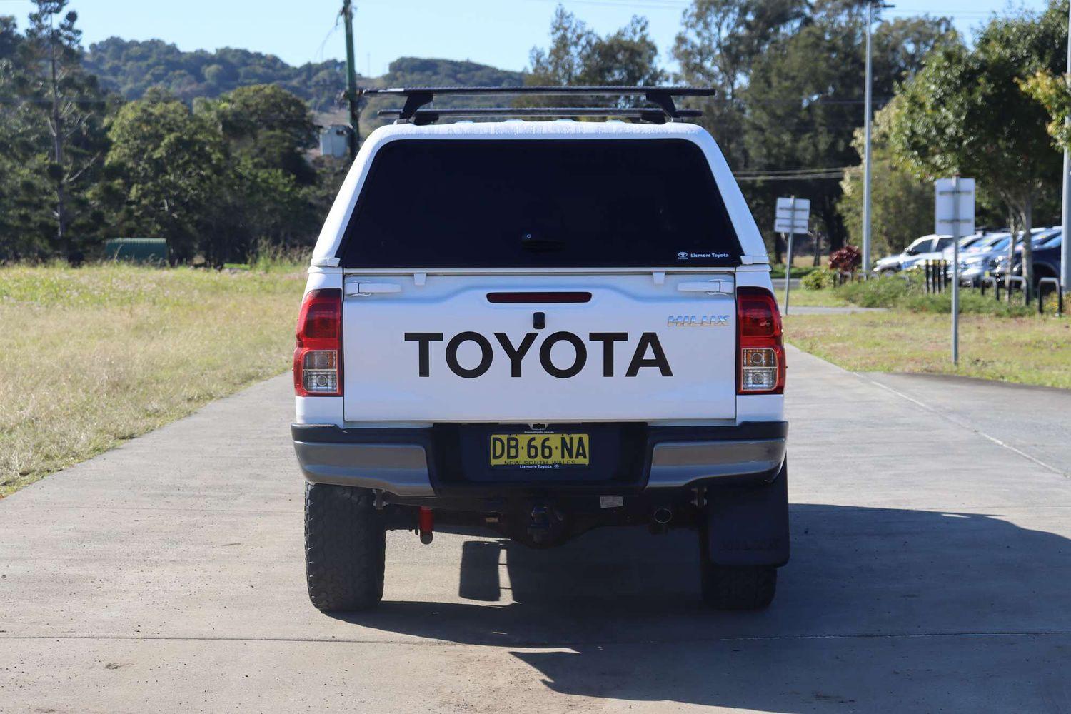 2018 Toyota Hilux SR in White