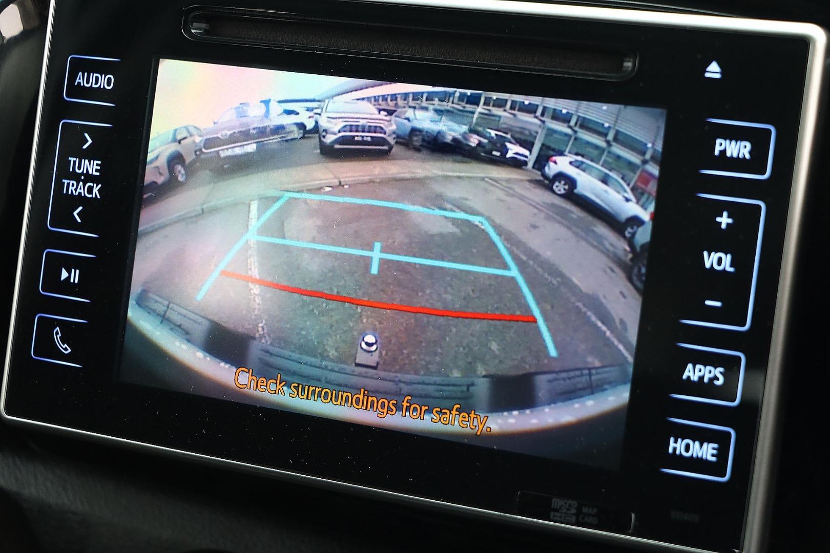 2018 Toyota Hilux SR in White