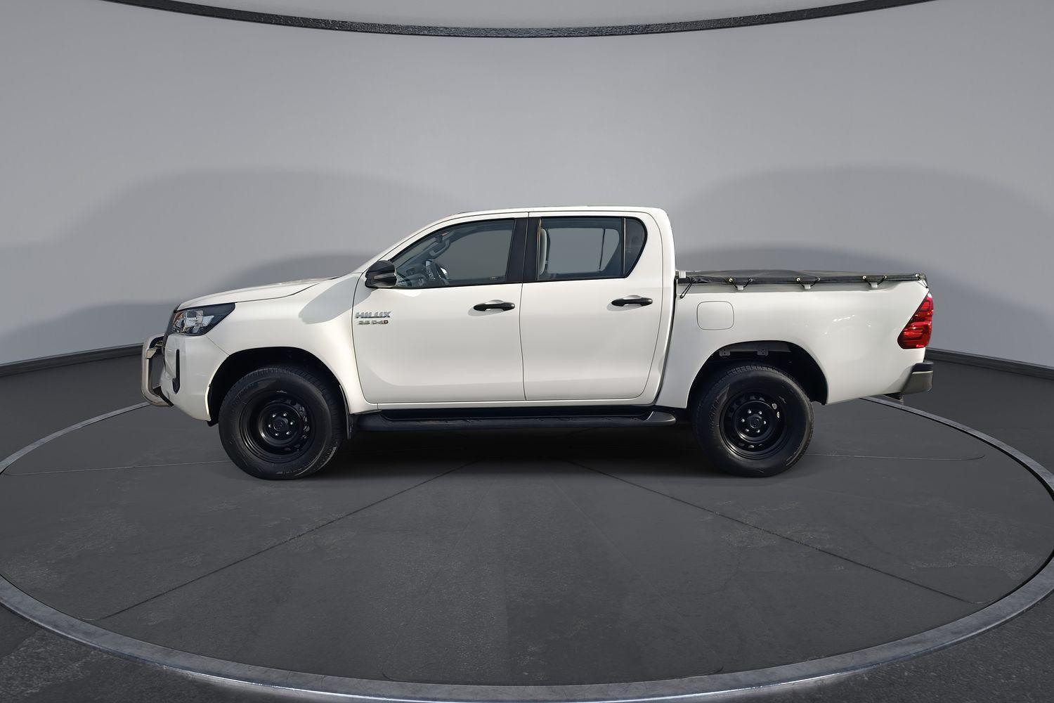 2021 Toyota Hilux SR in White