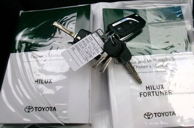 2021 Toyota Hilux SR in White