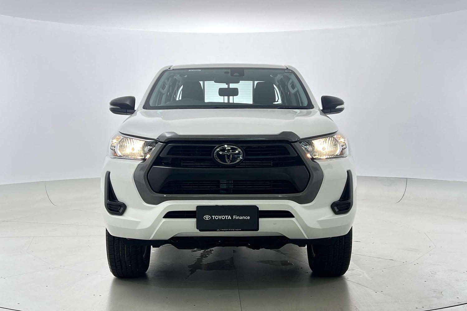 2023 Toyota Hilux SR in White