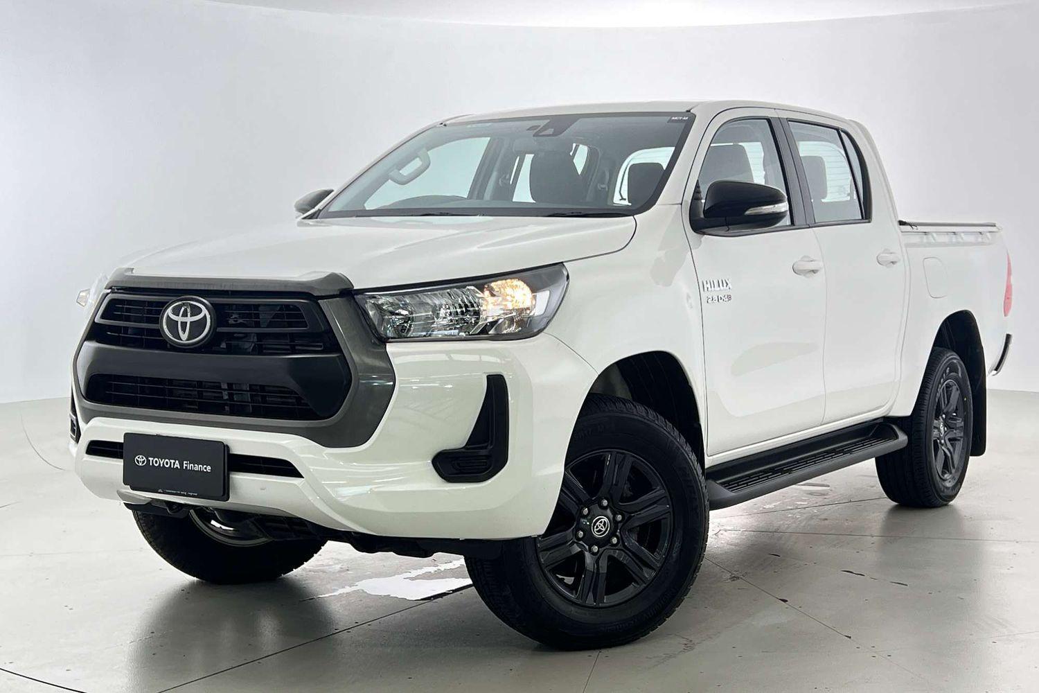 2023 Toyota Hilux SR in White
