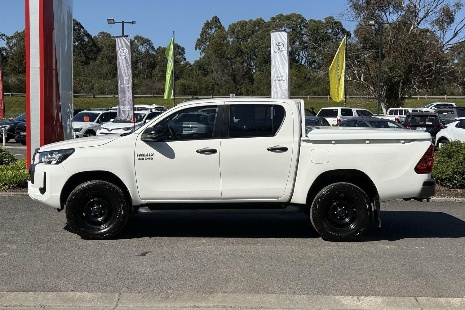 2021 Toyota Hilux SR in White
