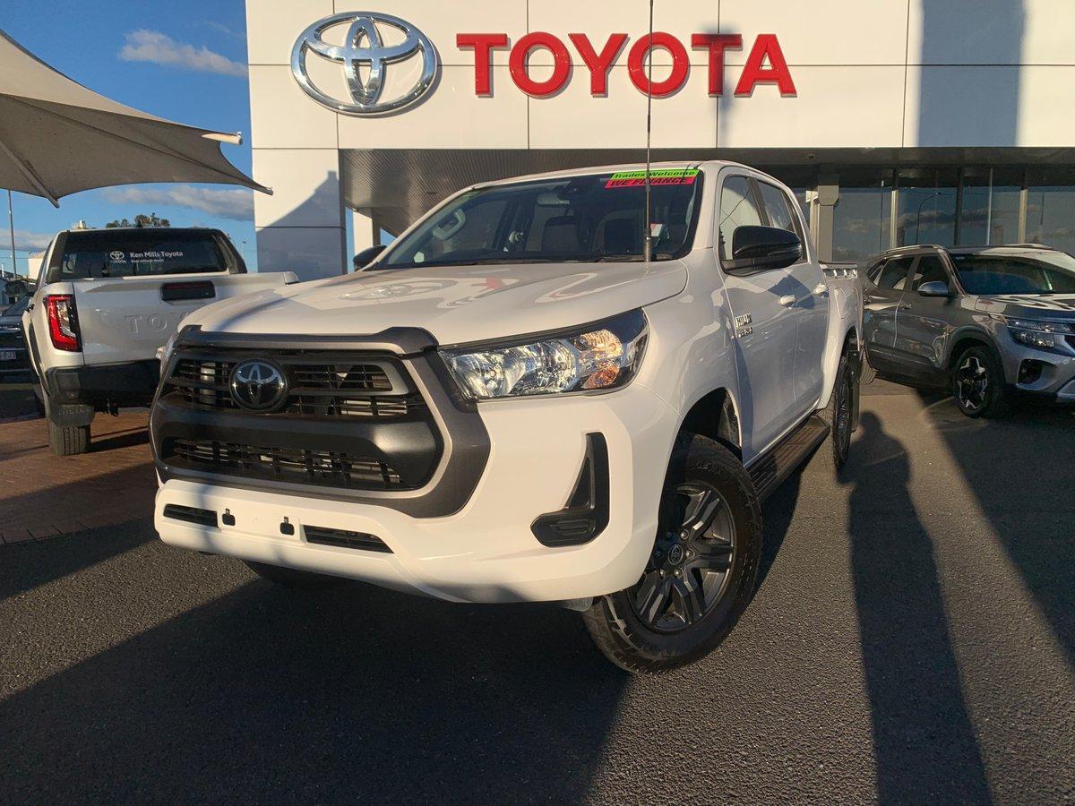 2023 Toyota Hilux SR in White