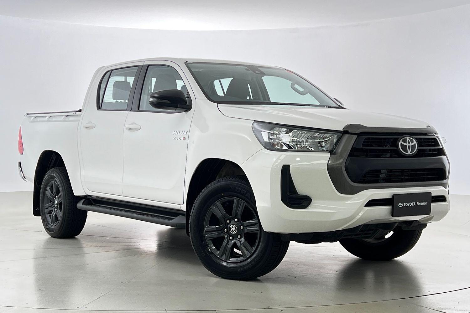 2023 Toyota Hilux SR in White