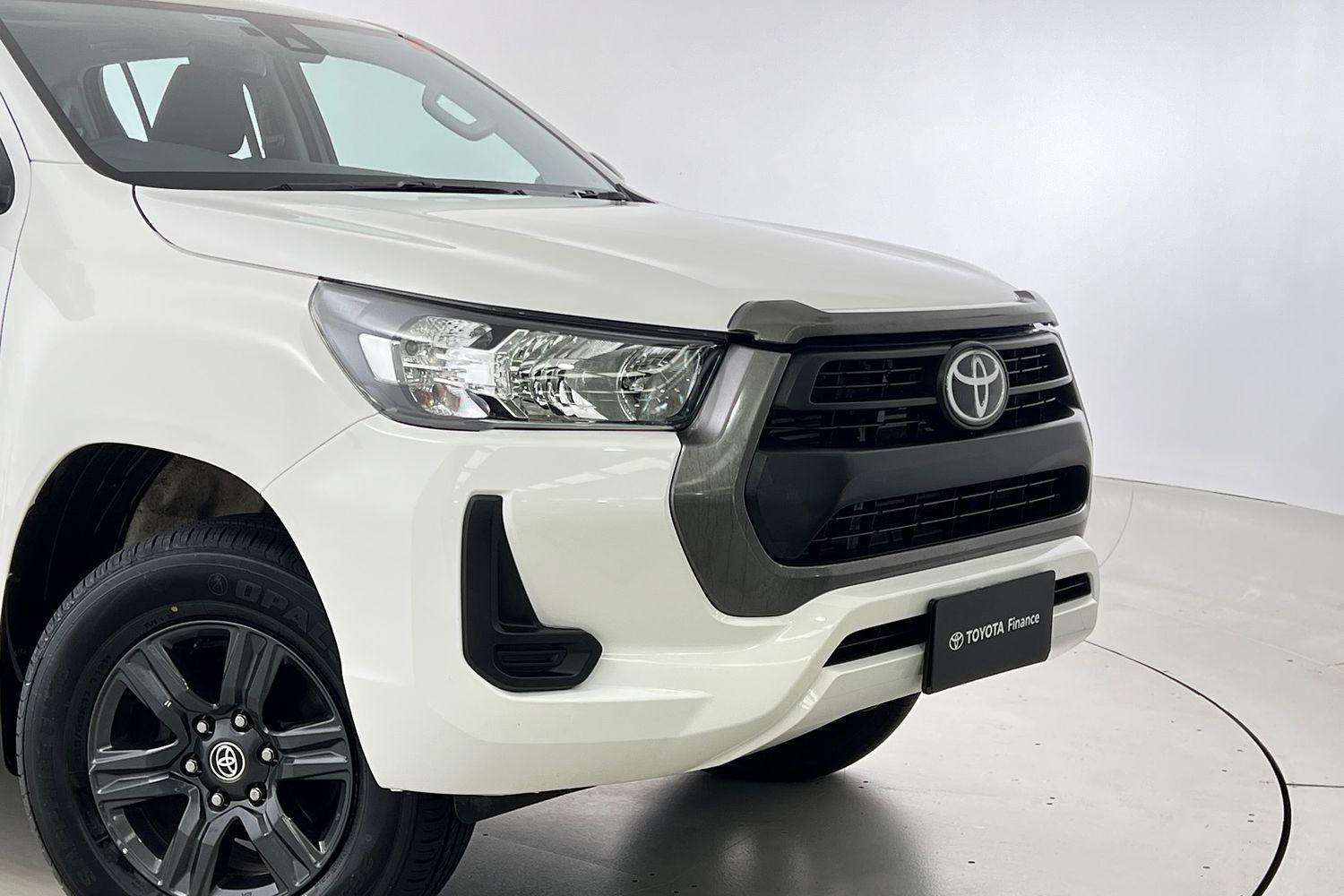 2023 Toyota Hilux SR in White