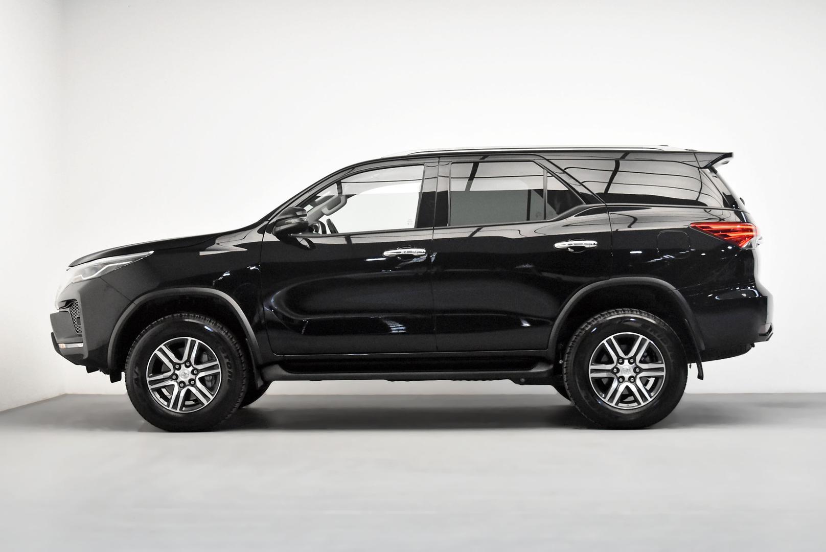 2025 Toyota Fortuner GXL in Black