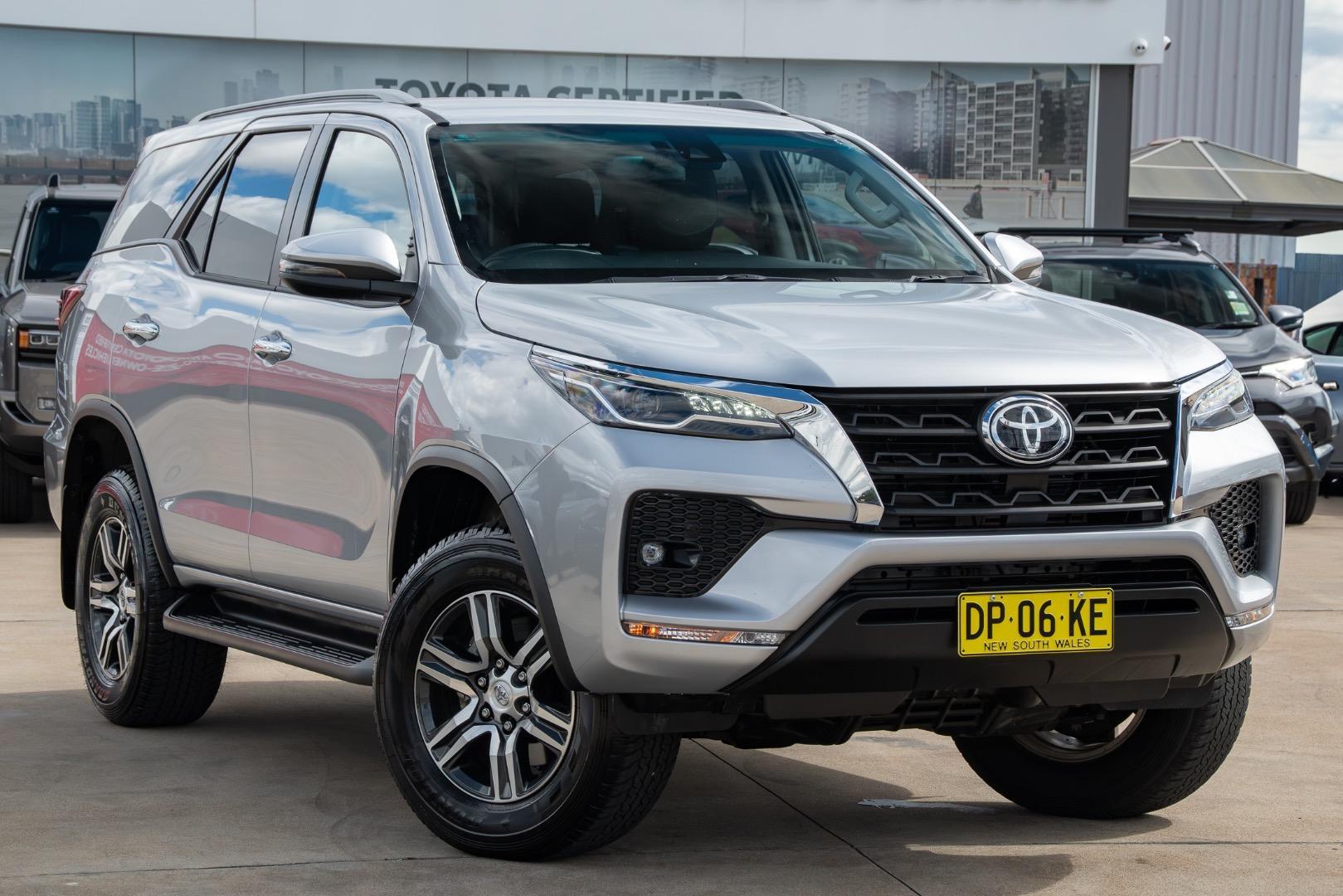 2025 Toyota Fortuner GXL in Silver