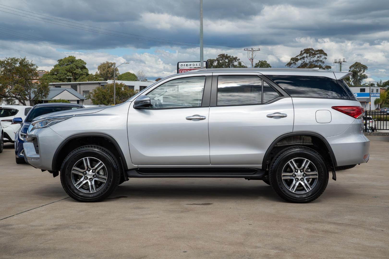 2025 Toyota Fortuner GXL in Silver