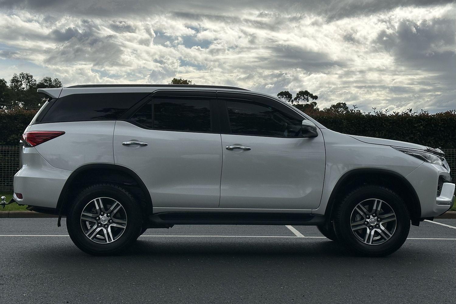 2025 Toyota Fortuner GXL in White