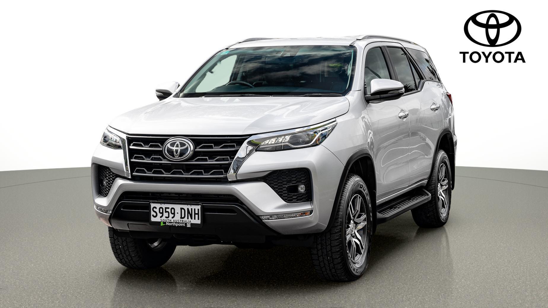 2025 Toyota Fortuner GXL in Silver