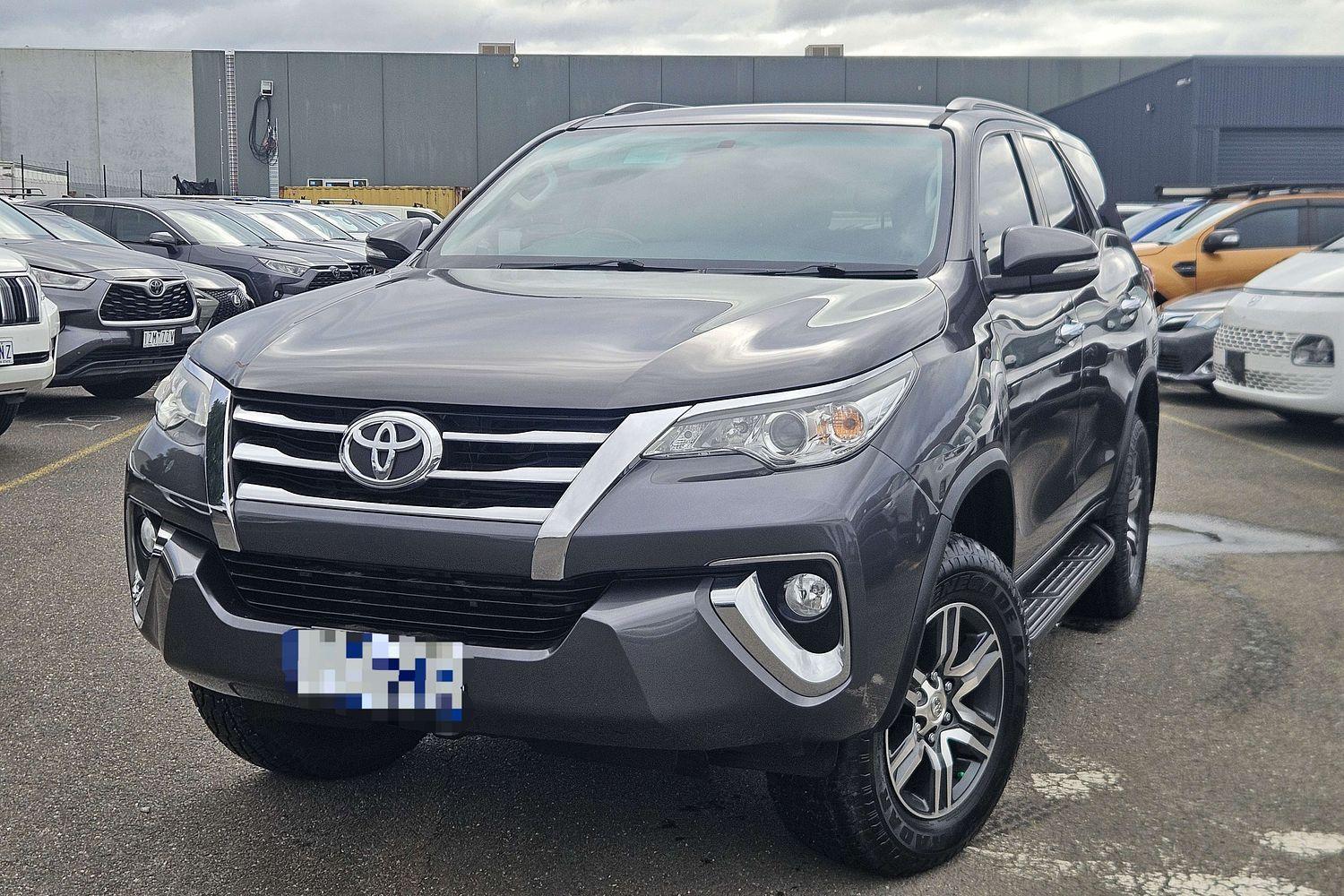 2015 Toyota Fortuner GXL in Silver
