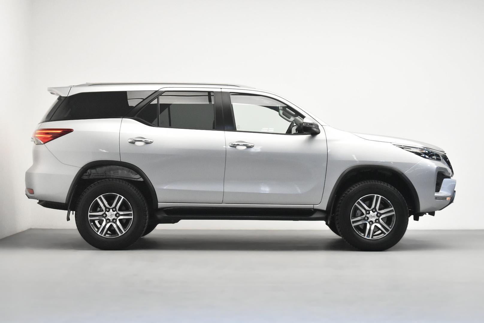 2025 Toyota Fortuner GXL in Silver
