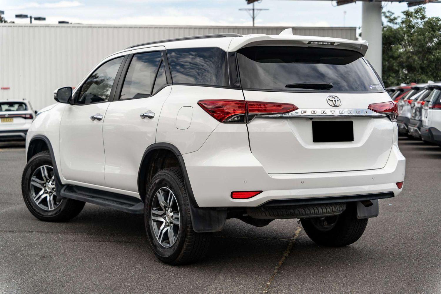 2023 Toyota Fortuner GXL in White