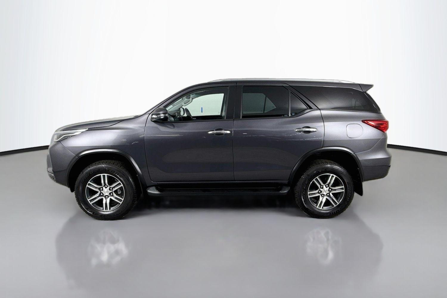 2025 Toyota Fortuner GXL in Silver