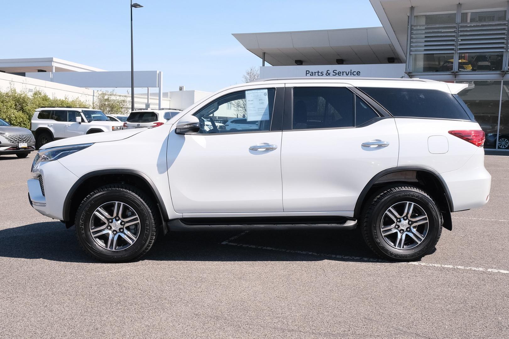 2025 Toyota Fortuner GXL in White