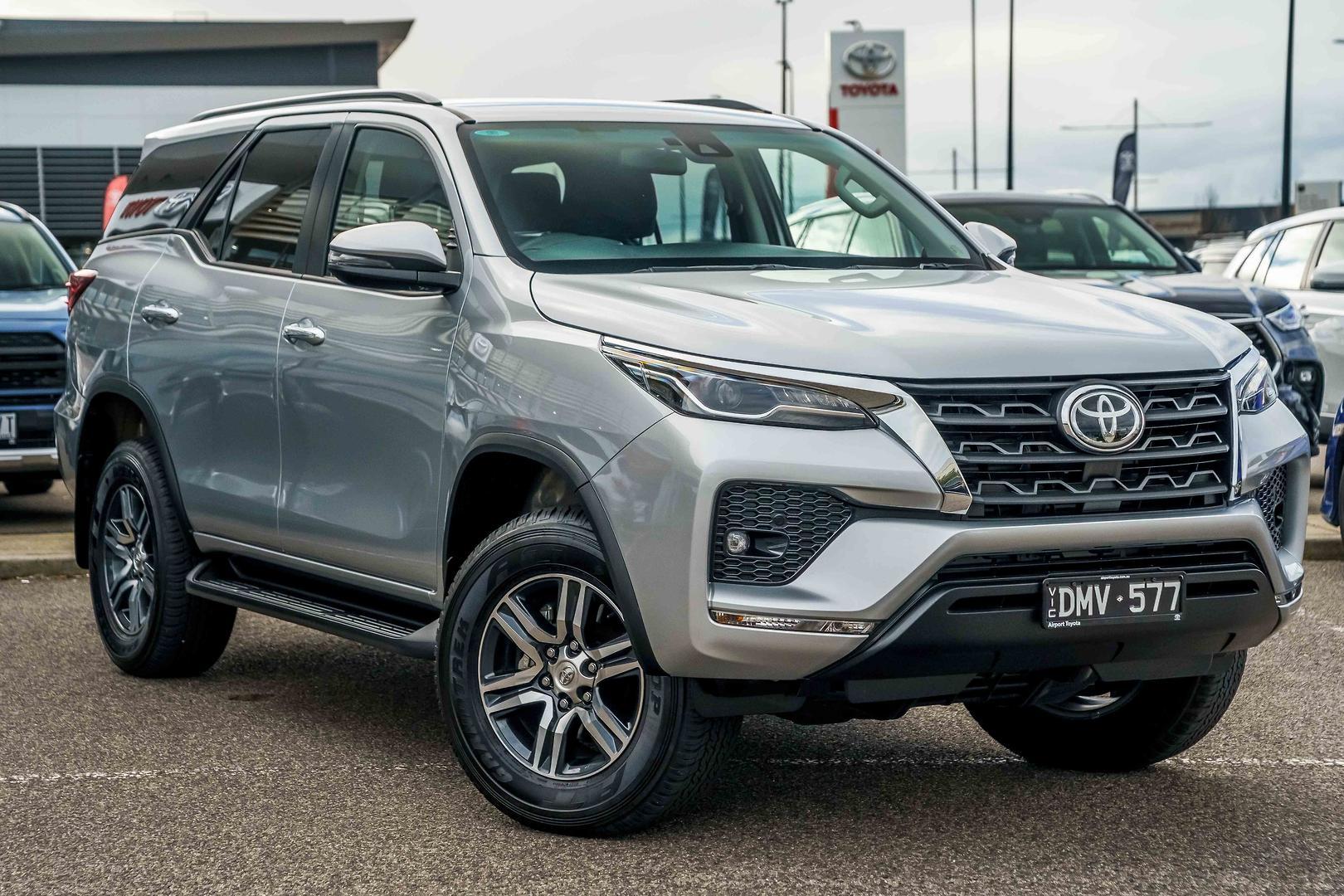 2025 Toyota Fortuner GXL in Silver