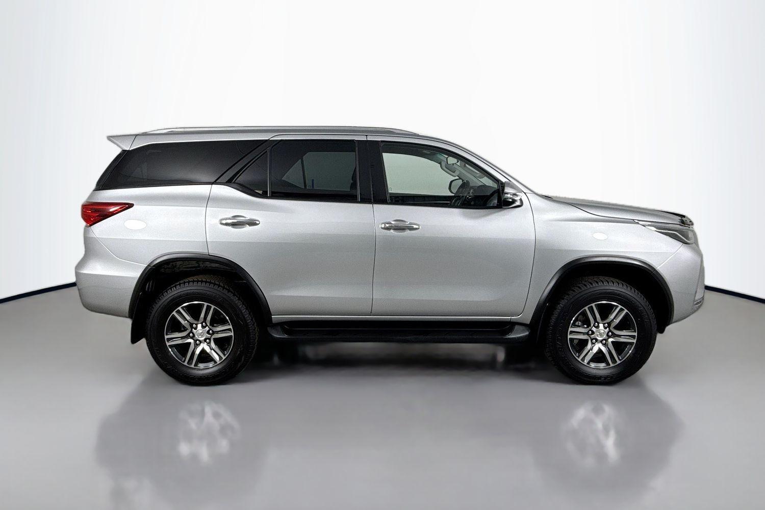 2024 Toyota Fortuner GXL in Silver