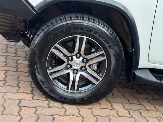 2025 Toyota Fortuner GXL in White