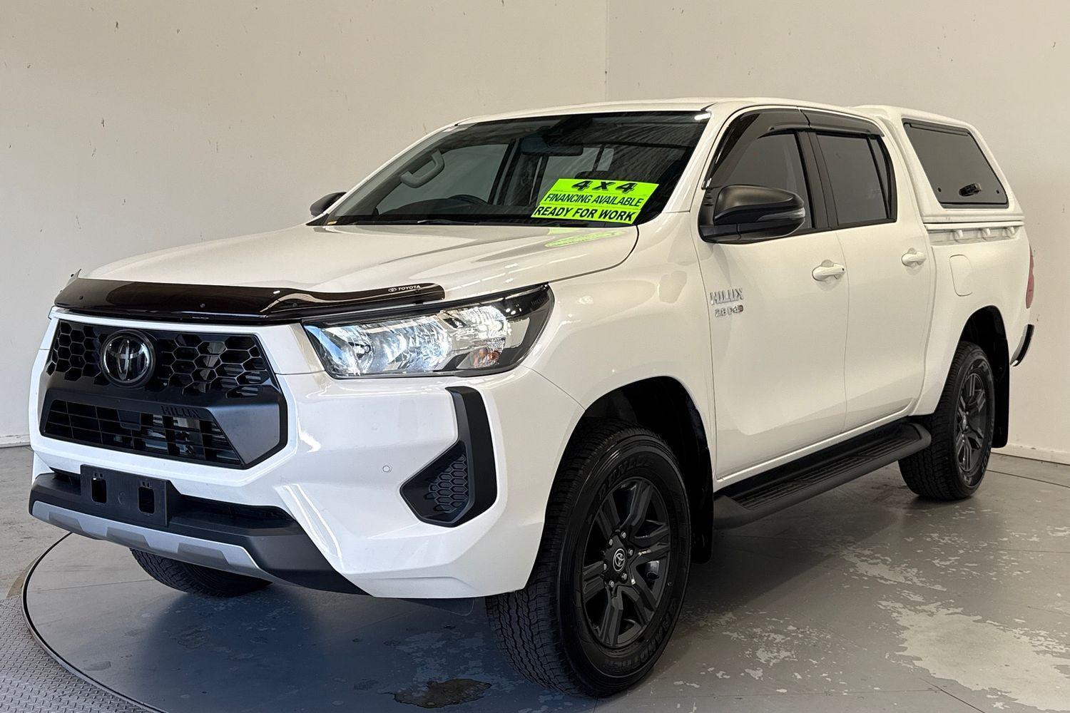 2025 Toyota Hilux SR in White
