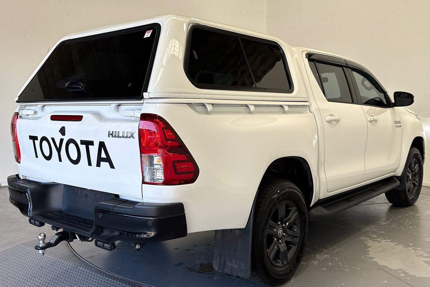 2025 Toyota Hilux SR in White