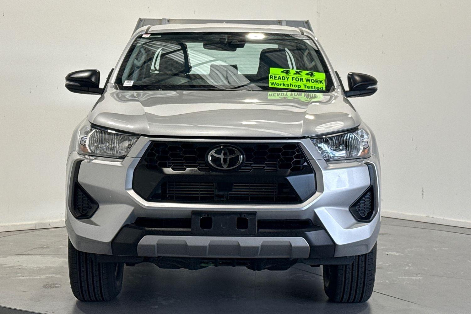 2024 Toyota Hilux SR 48V in Silver