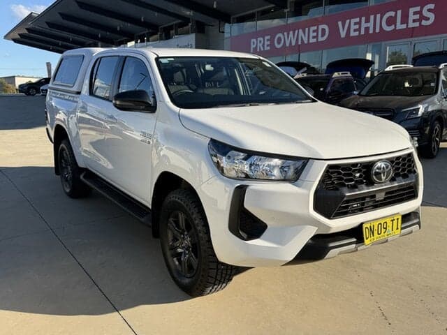 2025 Toyota Hilux SR in White
