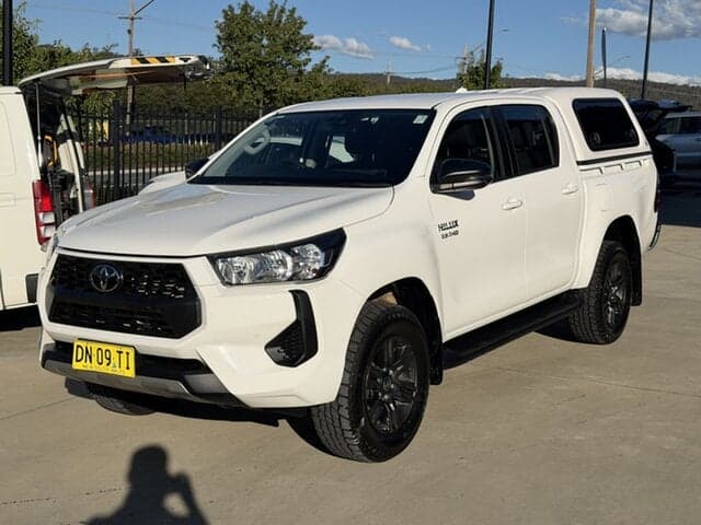 2025 Toyota Hilux SR in White