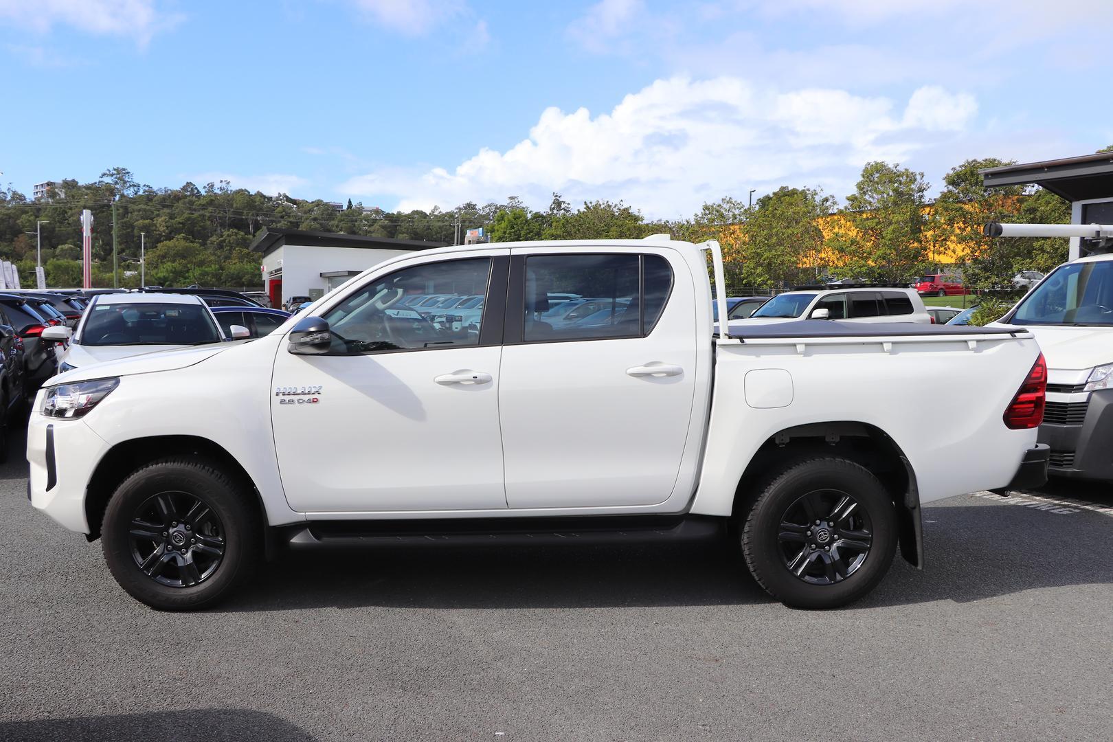2025 Toyota Hilux SR in White