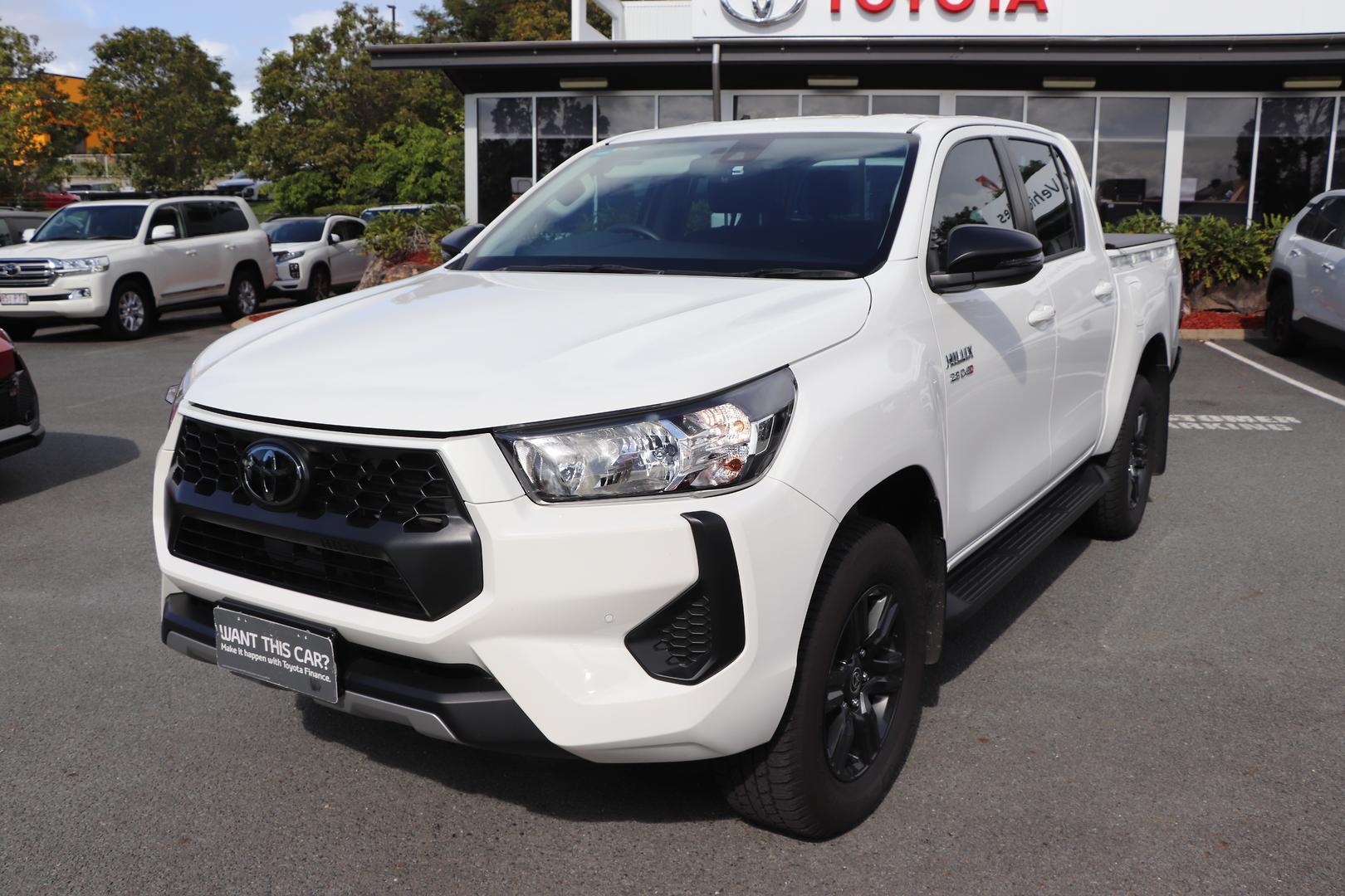 2025 Toyota Hilux SR in White