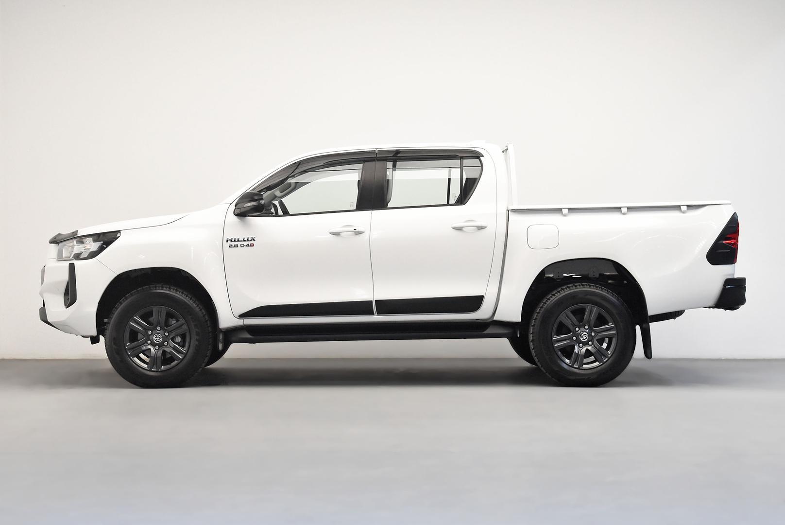 2025 Toyota Hilux SR in White