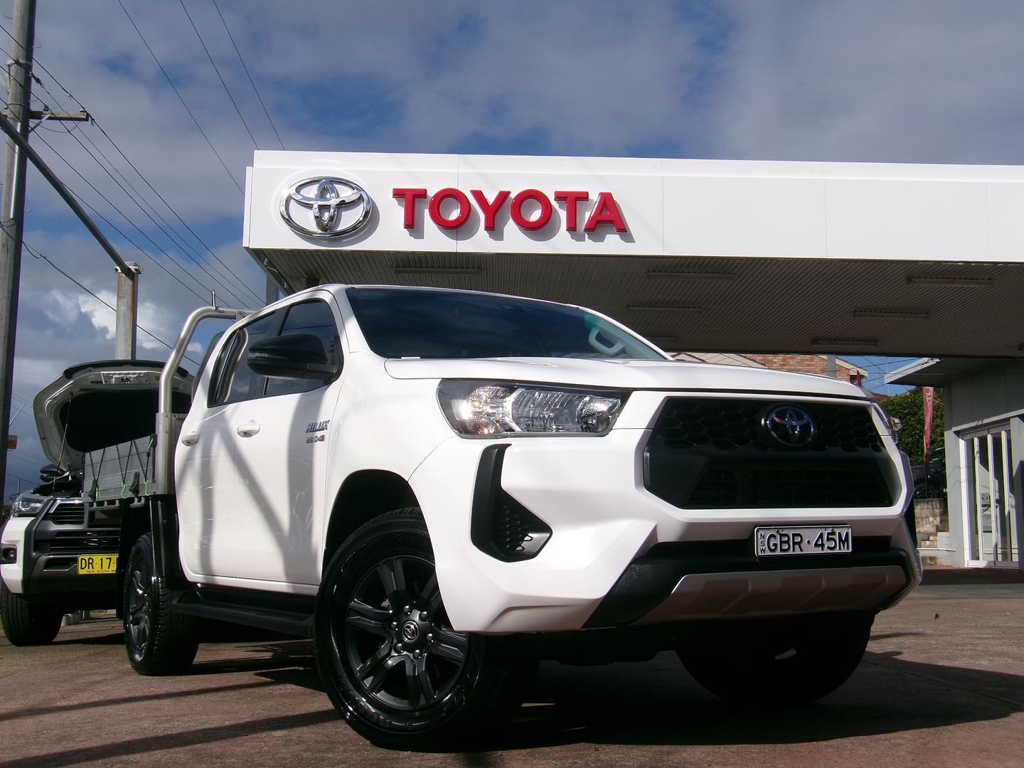 2024 Toyota Hilux SR in White