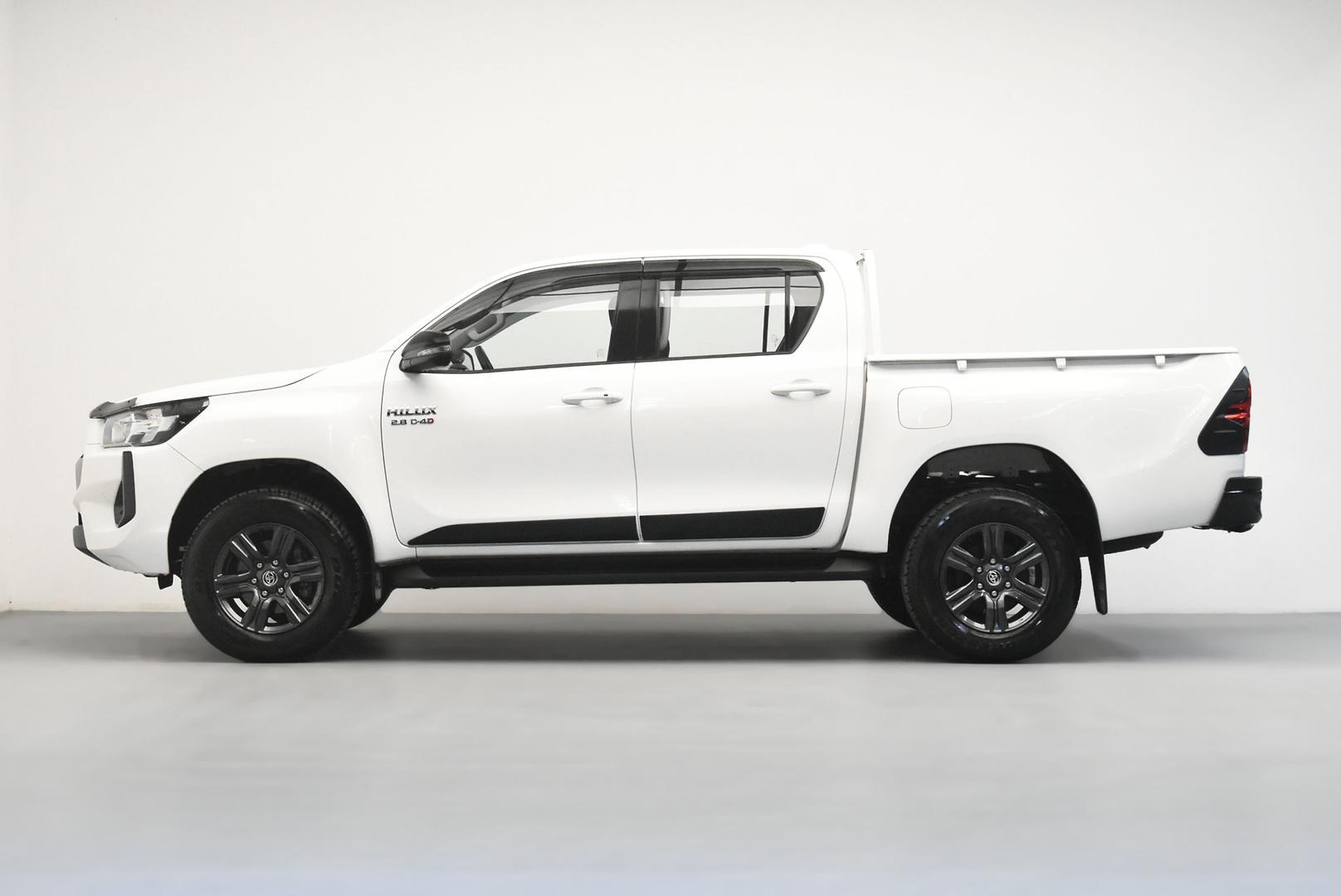 2025 Toyota Hilux SR in White