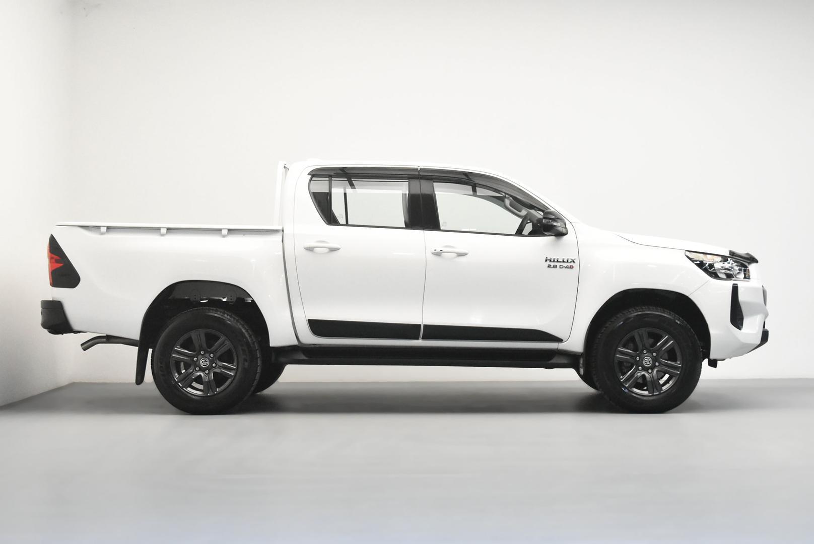 2025 Toyota Hilux SR in White