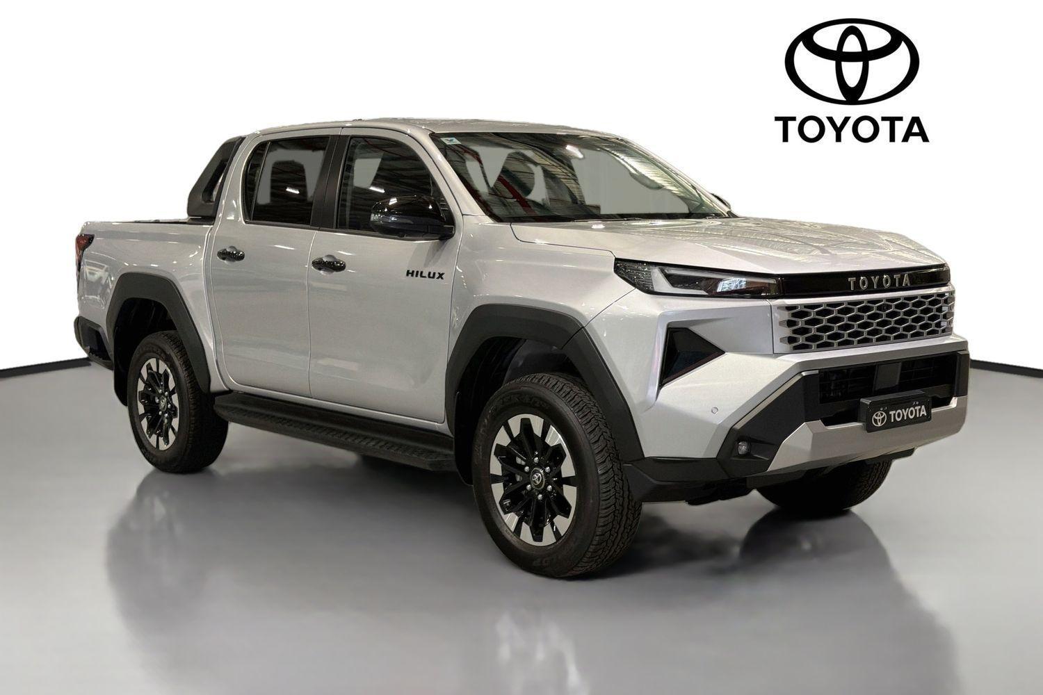 2025 Toyota Hilux SR5 in Silver