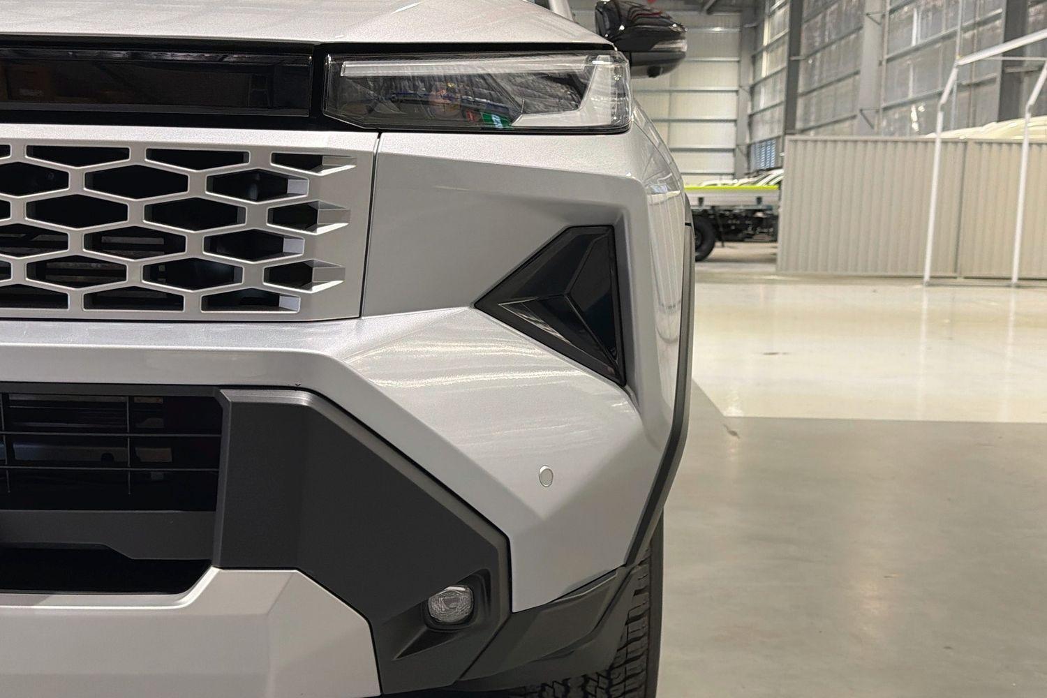 2025 Toyota Hilux SR5 in Silver